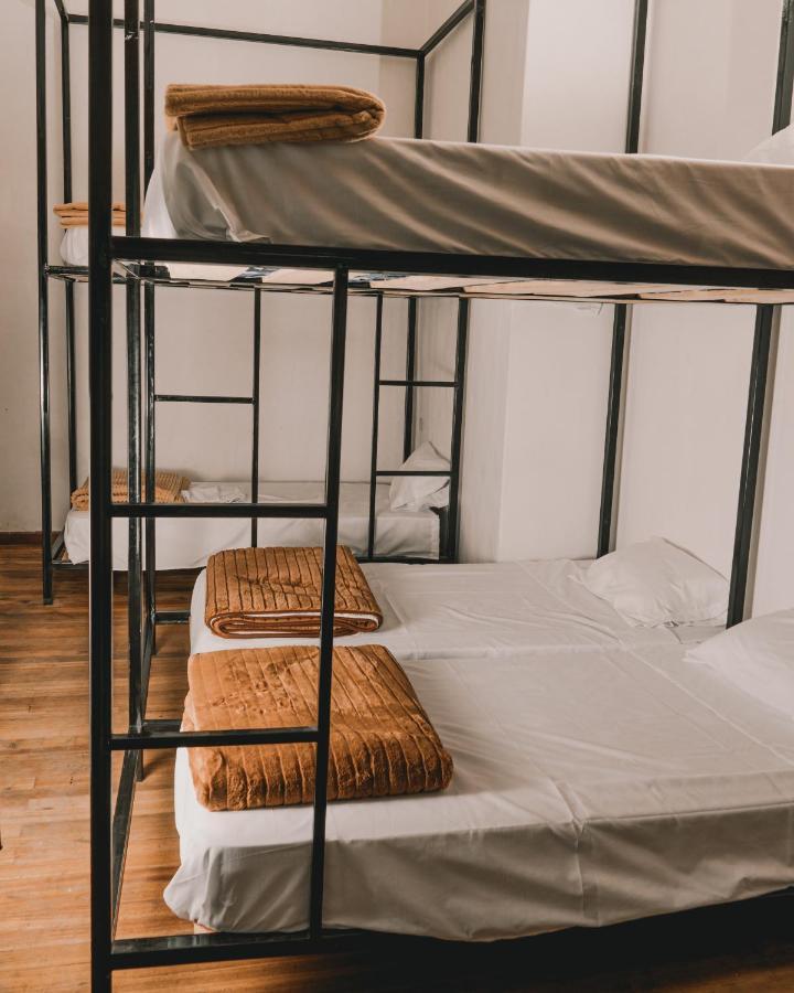 Wild Monkey Hostel Cuenca Ngoại thất bức ảnh